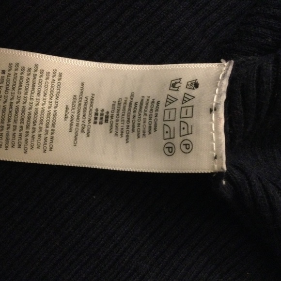 Michael Kors sz M black ribbed sweater with zipper on left shoulder - Picture 6 of 9